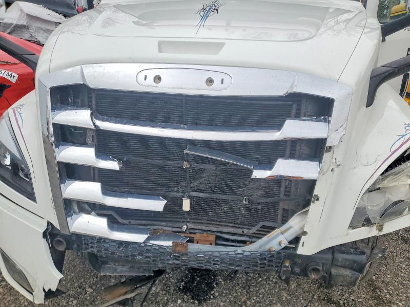 46807626 :رقم المزاد ، 3AKJHHDR8JSKA0959 vin ، 2018 Freightliner Cascadia 126 مزاد بيع