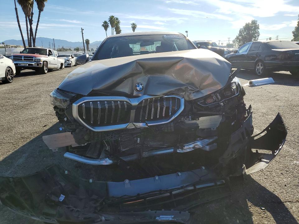 45572156 :رقم المزاد ، WBA43FJ04SCT22729 vin ، 2025 Bmw 530 مزاد بيع