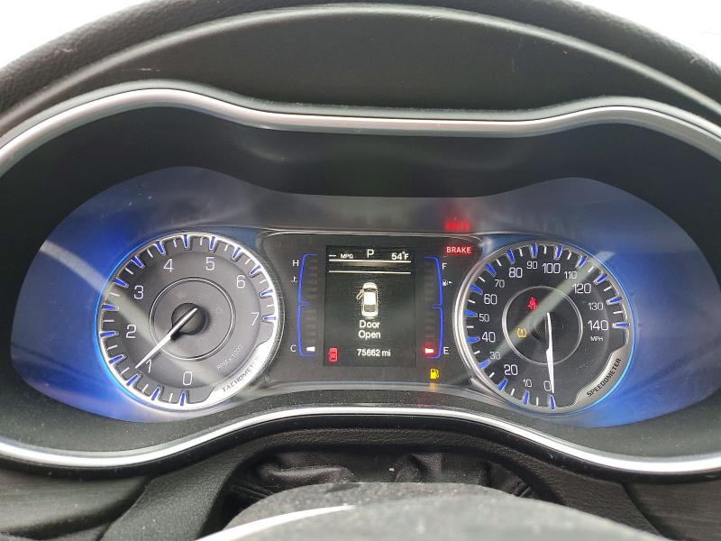 47042746 :رقم المزاد ، 1C3CCCAB4FN548928 vin ، 2015 Chrysler 200 مزاد بيع