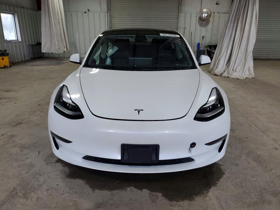 45519556 :رقم المزاد ، 5YJ3E1EB1NF334884 vin ، 2022 Tesla Model 3 مزاد بيع