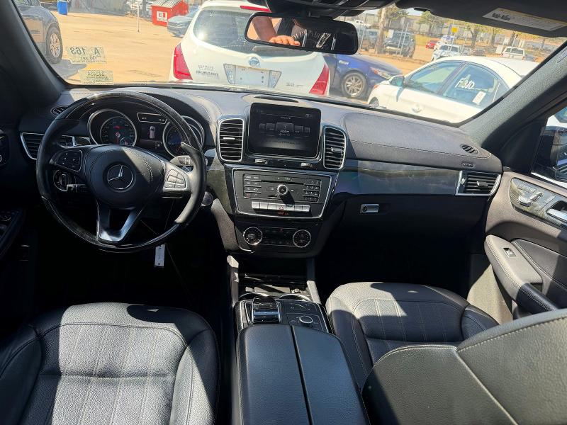 47941136 :رقم المزاد ، 4JGDF6EE9HA837080 vin ، 2017 Mercedes-benz Gls مزاد بيع