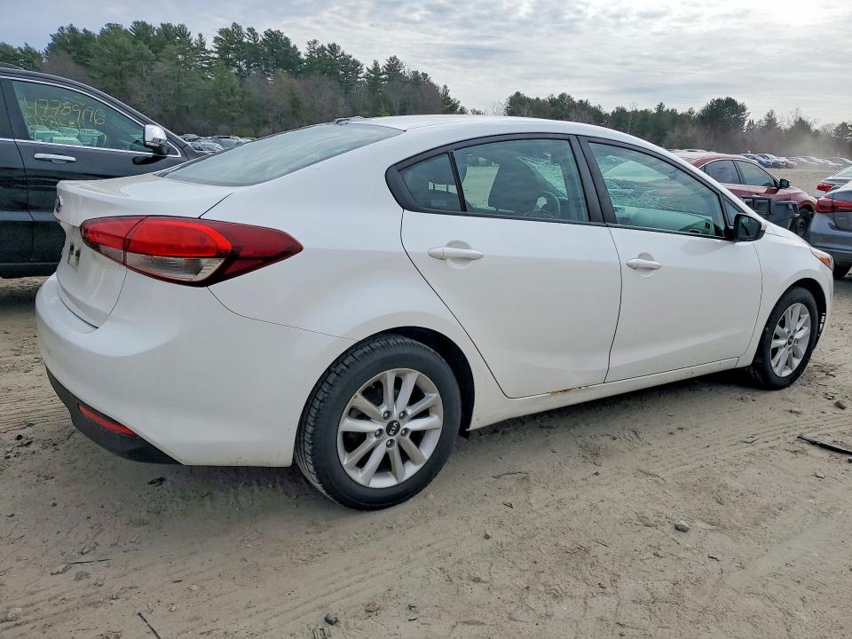 47709076 :رقم المزاد ، 3KPFL4A7XHE133064 vin ، 2017 Kia Forte مزاد بيع