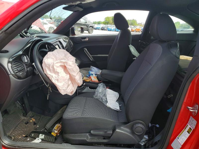 46165526 :رقم المزاد ، 3VWF17AT3HM628956 vin ، 2017 Volkswagen Beetle مزاد بيع
