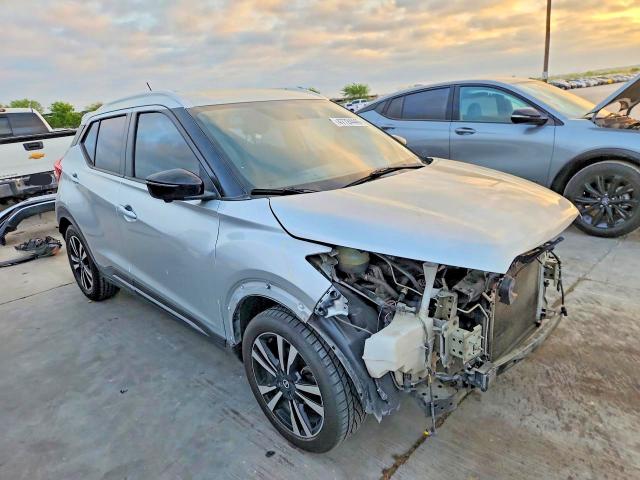 2018 Nissan Kicks მანქანა იყიდება აუქციონზე, vin: 3N1CP5CU6JL538701, აუქციონის ნომერი: 47724446