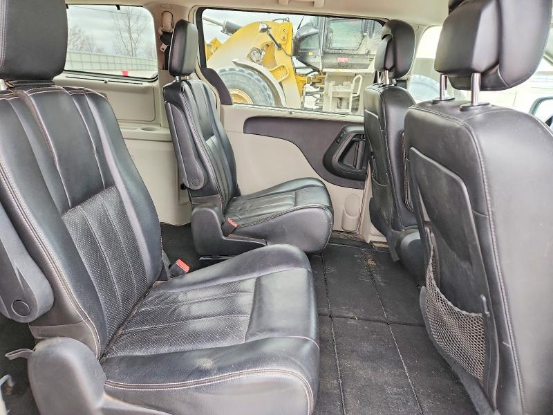 47063226 :رقم المزاد ، 2A4RR8DGXBR611448 vin ، 2011 Chrysler Town & Country مزاد بيع