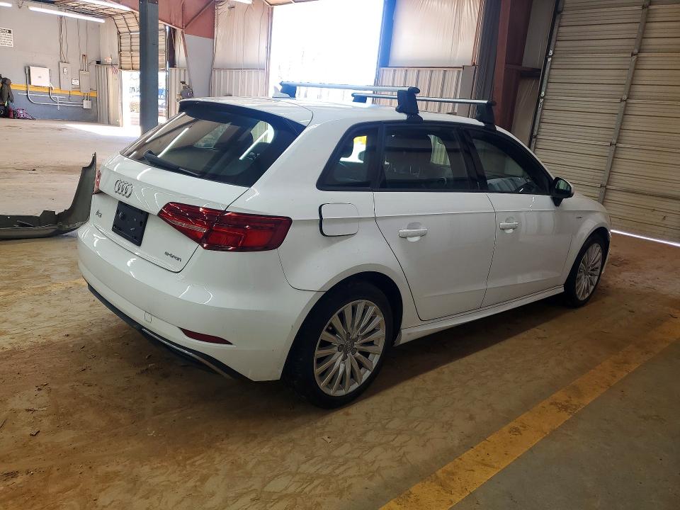 2017 Audi A3 მანქანა იყიდება აუქციონზე, vin: WAUUPBFF5HA074165, აუქციონის ნომერი: 46639836