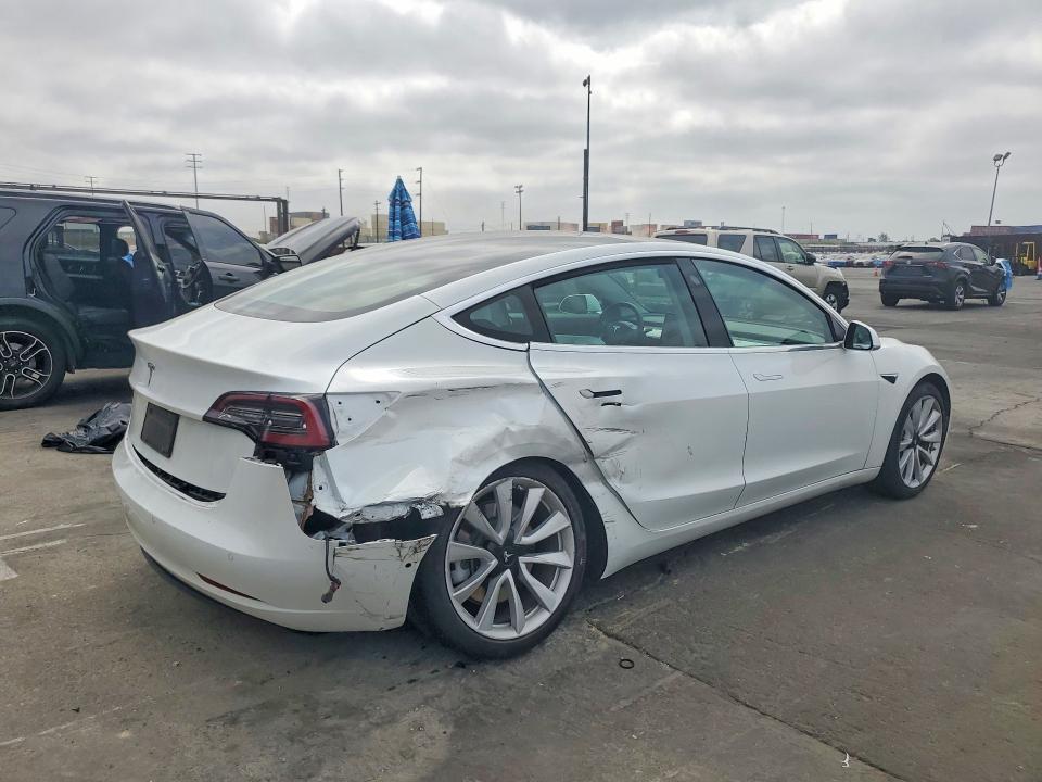 48082866 :رقم المزاد ، 5YJ3E1EAXLF775210 vin ، 2020 Tesla Model 3 مزاد بيع