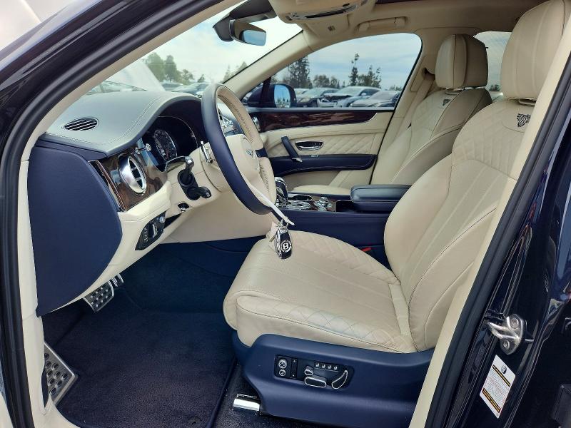 2018 Bentley Bentayga მანქანა იყიდება აუქციონზე, vin: SJAAC2ZV8JC021752, აუქციონის ნომერი: 41730566