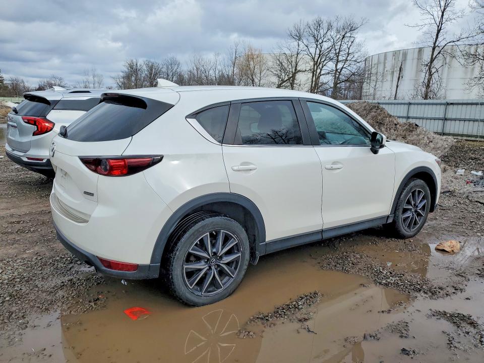 Продажа на аукционе авто 2018 Mazda Cx-5, vin: JM3KFBCM7J0401250, номер лота: 45738156