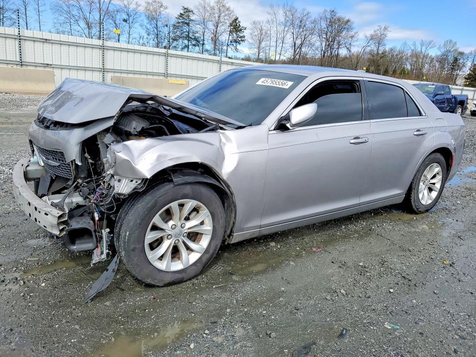 45795556 :رقم المزاد ، 2C3CCAAG9FH833097 vin ، 2015 Chrysler 300 مزاد بيع