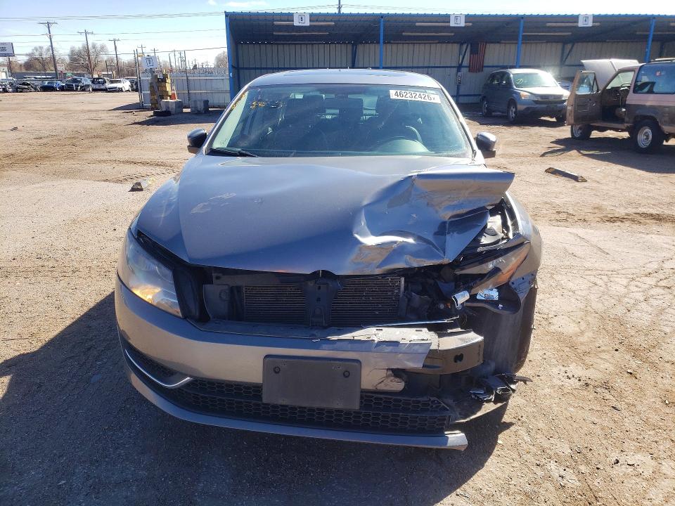 46232426 :رقم المزاد ، 1VWBP7A37DC008328 vin ، 2013 Volkswagen Passat مزاد بيع