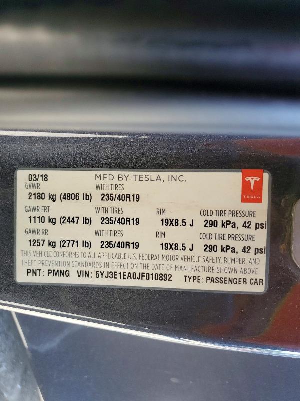 78447325 :رقم المزاد ، 5YJ3E1EA0JF010892 vin ، 2018 Tesla Model 3 مزاد بيع