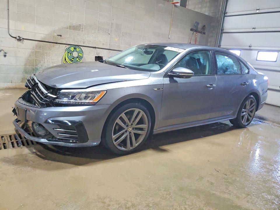 Продажа на аукционе авто 2018 Volkswagen Passat, vin: 1VWAA7A31JC014960, номер лота: 47471156