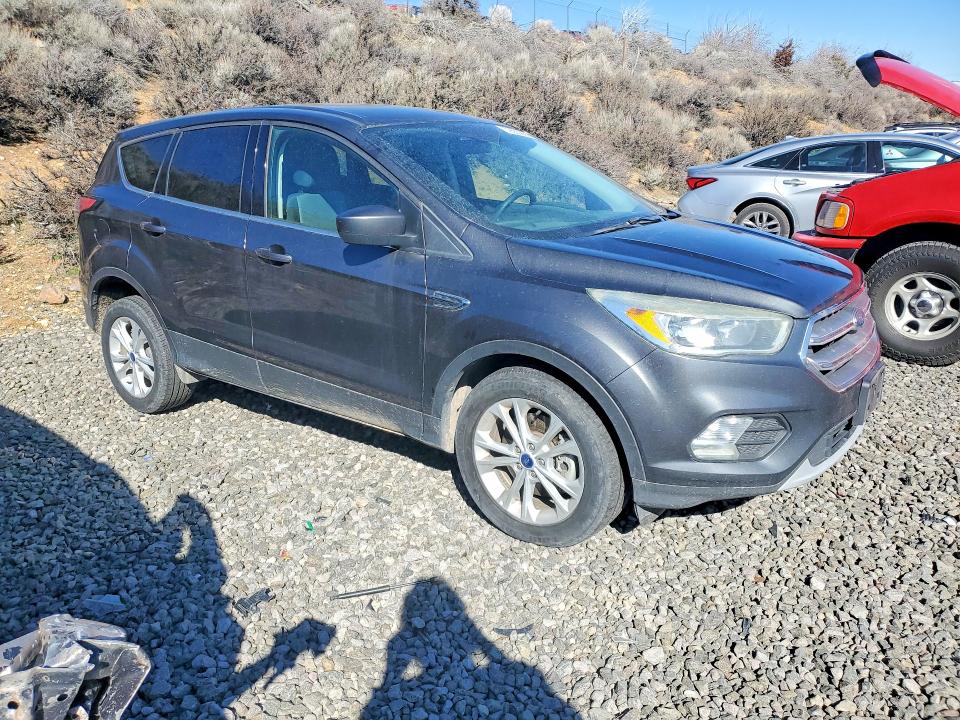 79555065 :رقم المزاد ، 1FMCU9G90HUD44681 vin ، 2017 Ford Escape مزاد بيع