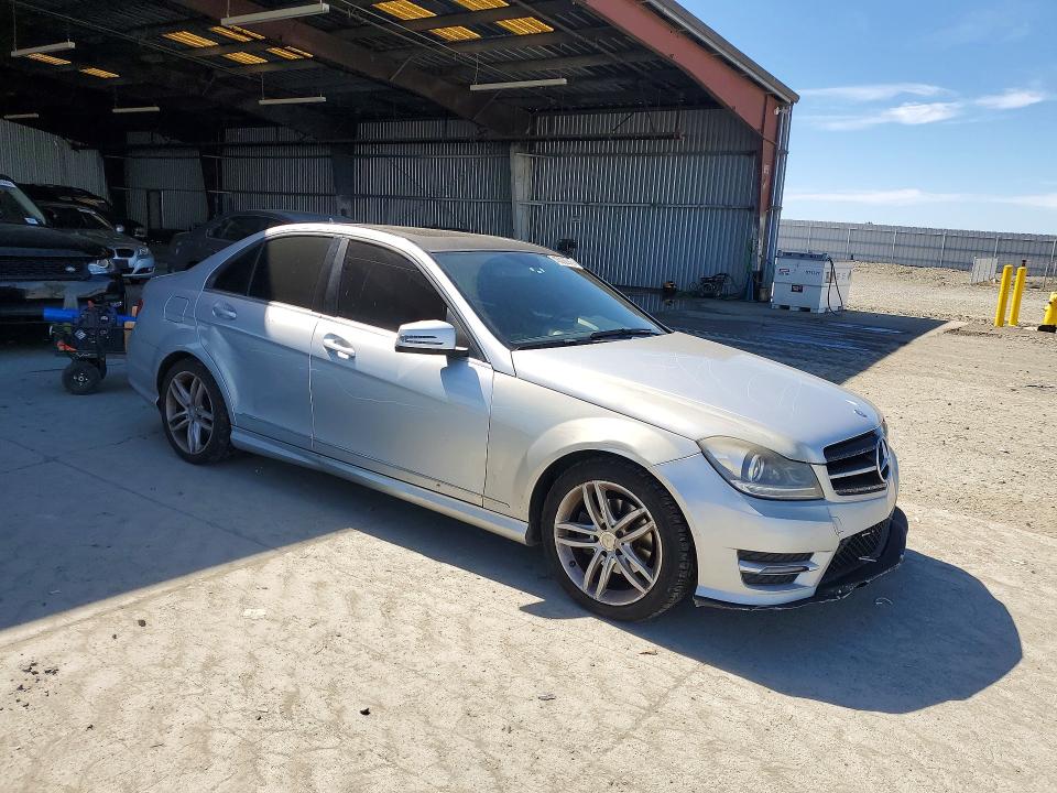2014 Mercedes-benz C მანქანა იყიდება აუქციონზე, vin: WDDGF4HB2EG222330, აუქციონის ნომერი: 46032746