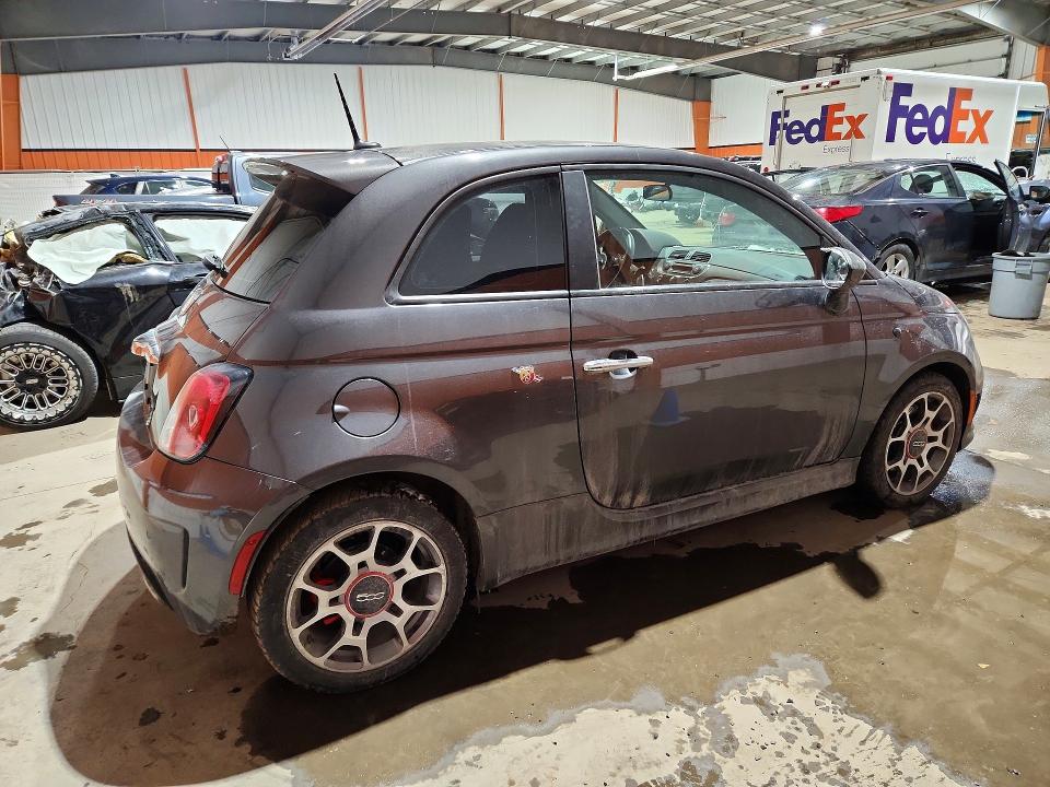 47642806 :رقم المزاد ، 3C3CFFFH3FT621888 vin ، 2015 Fiat 500 مزاد بيع