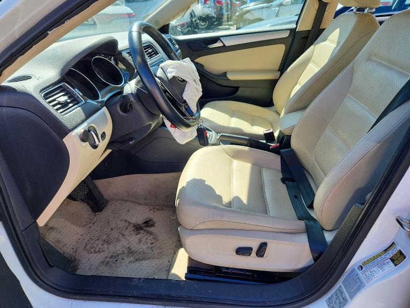 47232736 :رقم المزاد ، 3VW637AJ5FM408403 vin ، 2015 Volkswagen Jetta مزاد بيع