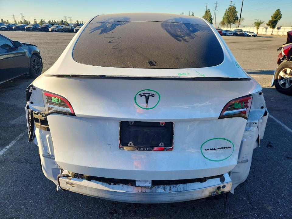 46687166 :رقم المزاد ، 5YJYGDEE7LF054685 vin ، 2020 Tesla Model Y مزاد بيع