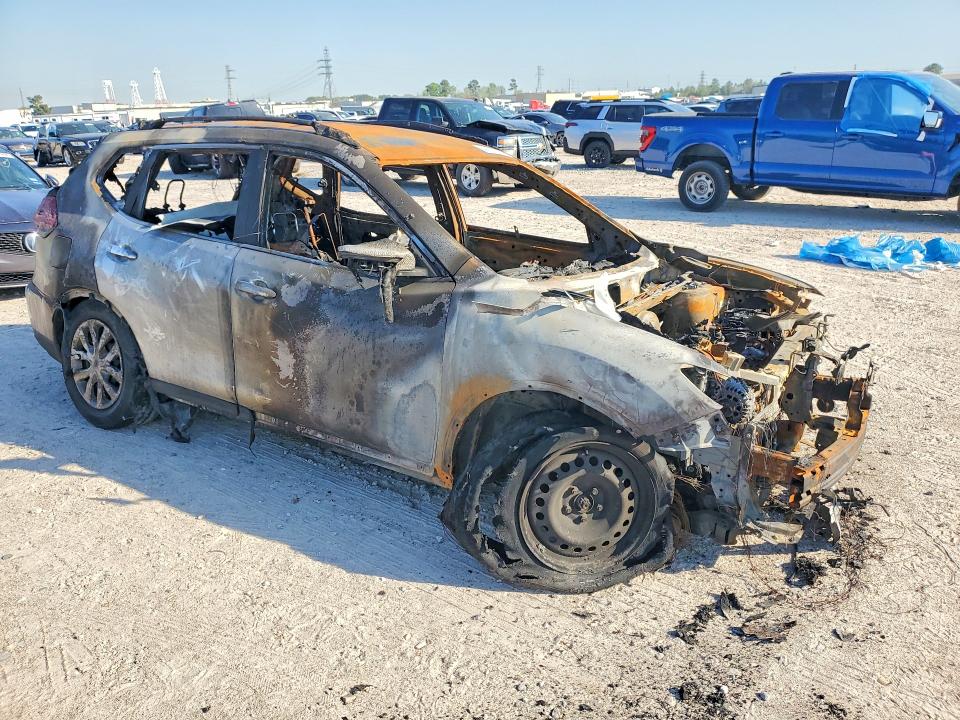 46282946 :رقم المزاد ، 5N1AT2MN6HC828072 vin ، 2017 Nissan Rogue مزاد بيع