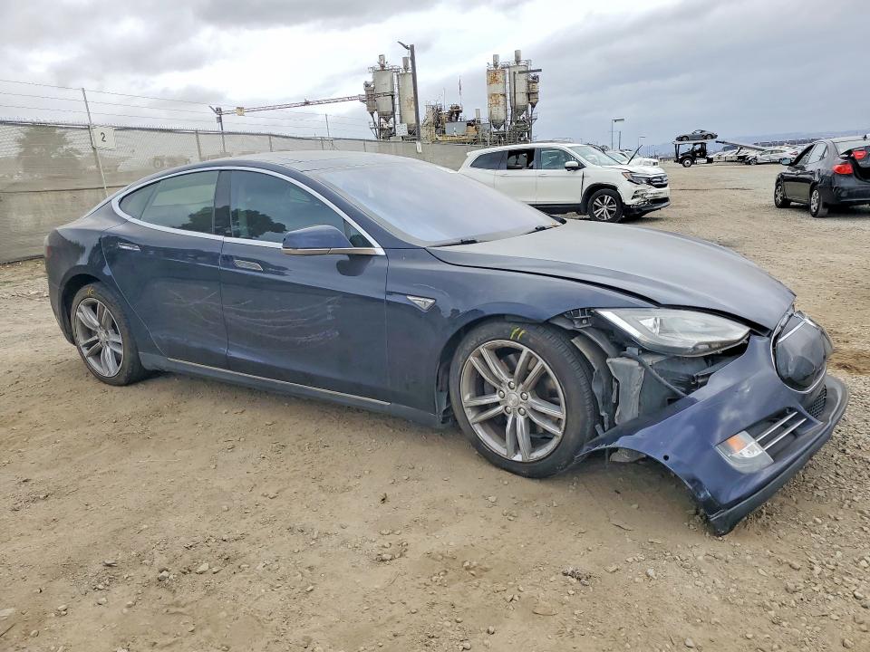 2014 Tesla Model S მანქანა იყიდება აუქციონზე, vin: 5YJSA1H18EFP56161, აუქციონის ნომერი: 48049316