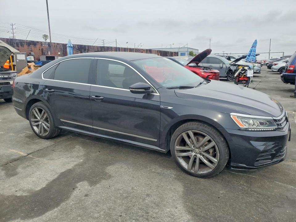 2017 Volkswagen Passat მანქანა იყიდება აუქციონზე, vin: 1VWDT7A32HC056121, აუქციონის ნომერი: 47360636