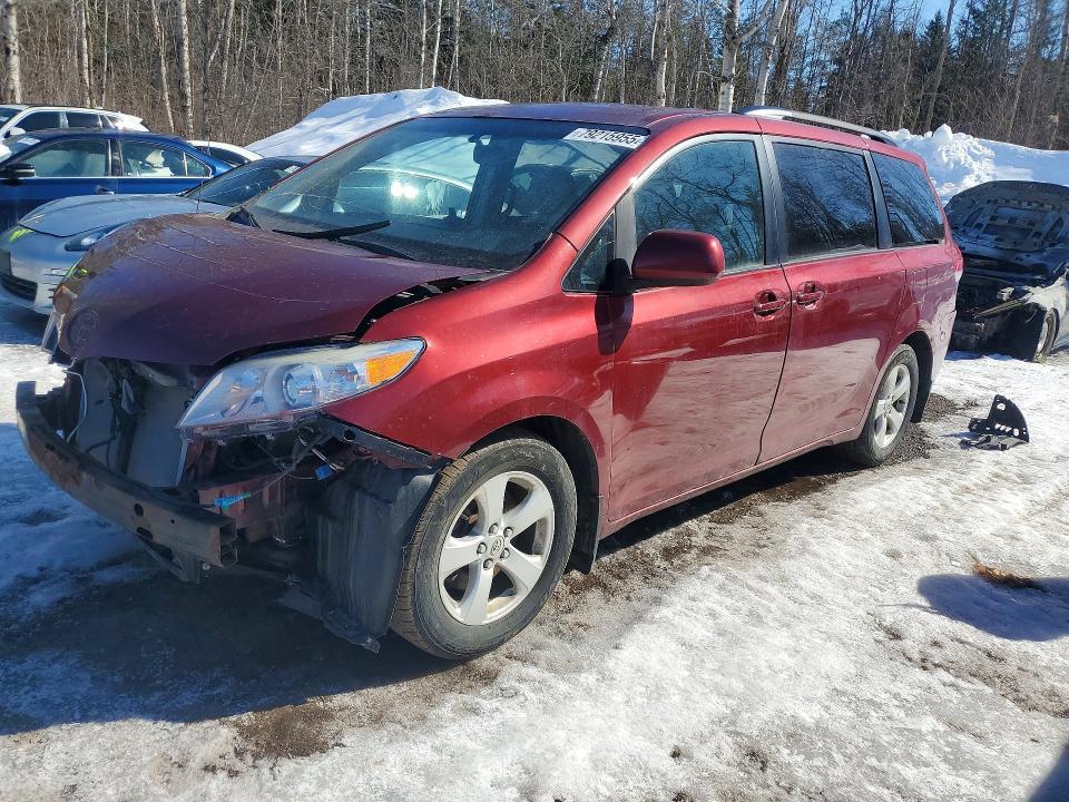 79215955 :رقم المزاد ، 5TDKK3DC3BS119010 vin ، 2011 Toyota Sienna مزاد بيع