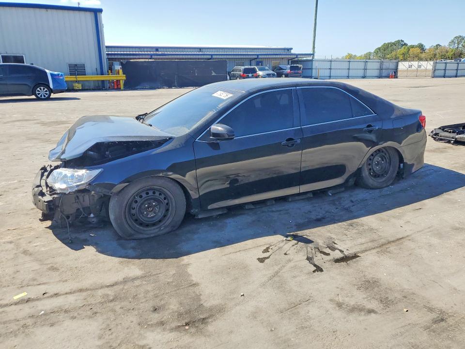 41952756 :رقم المزاد ، 4T1BF1FK9DU214212 vin ، 2013 Toyota Camry مزاد بيع