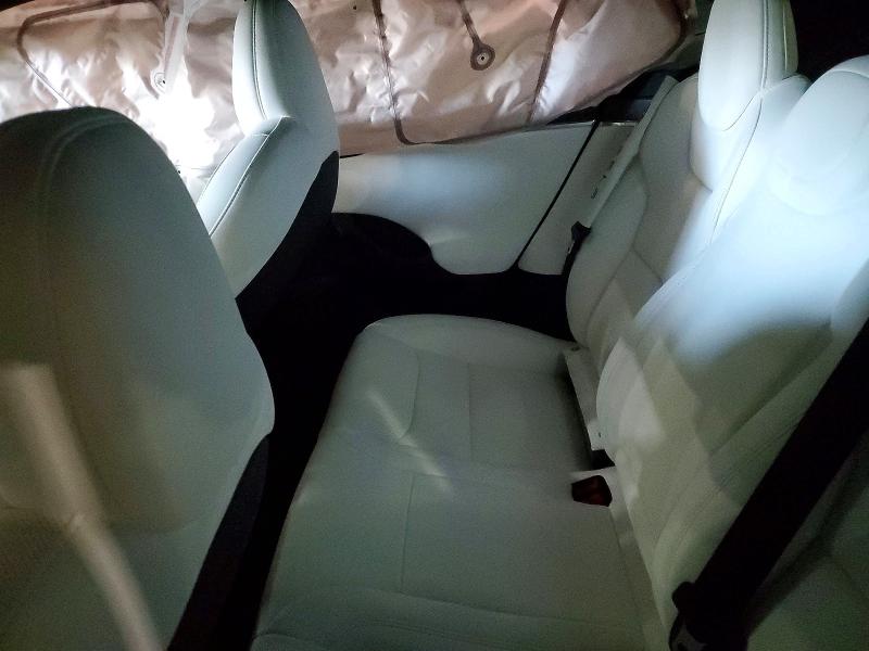 45813076 :رقم المزاد ، 5YJSA1E5XNF471601 vin ، 2022 Tesla Model S مزاد بيع