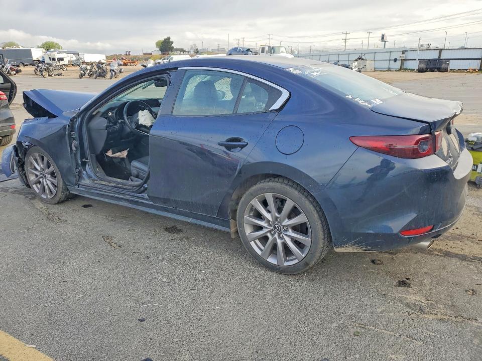 47633016 :رقم المزاد ، 3MZBPABL1MM252194 vin ، 2021 Mazda 3 مزاد بيع