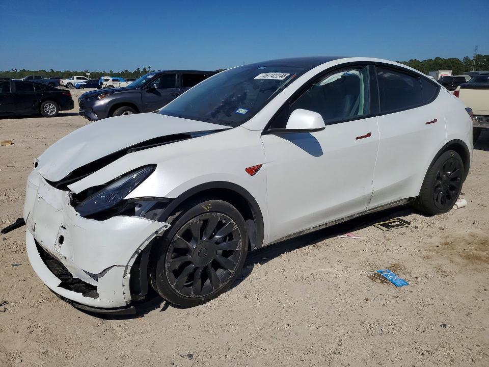 Auction sale of the 2023 Tesla Model Y, vin: 7SAYGDEE3SA370955, lot number: 46742246