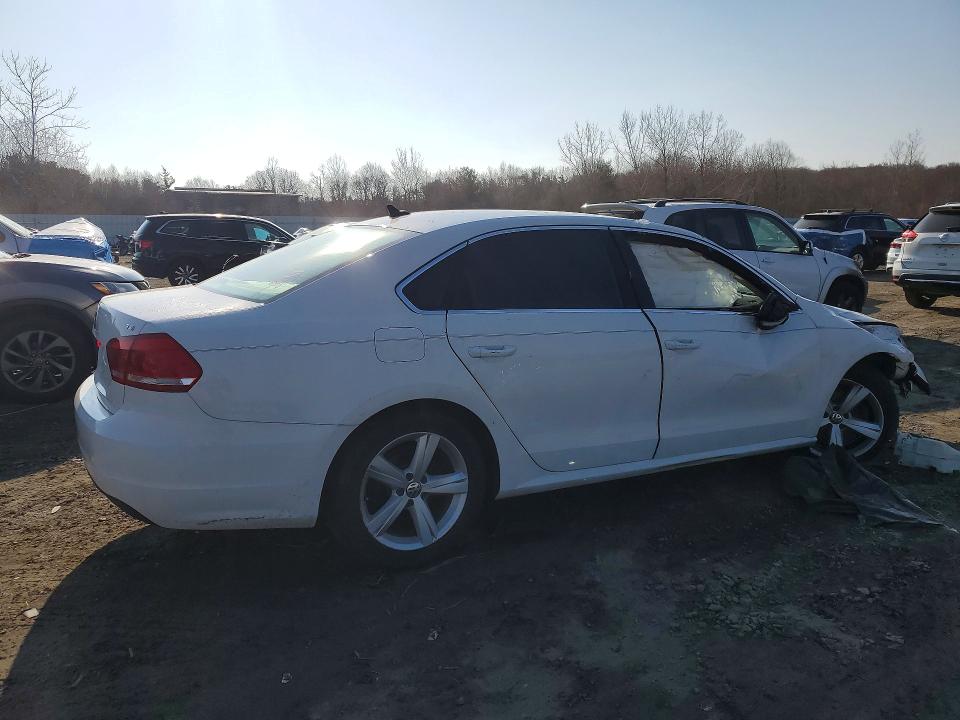 47020726 :رقم المزاد ، 1VWAT7A36FC072922 vin ، 2015 Volkswagen Passat مزاد بيع