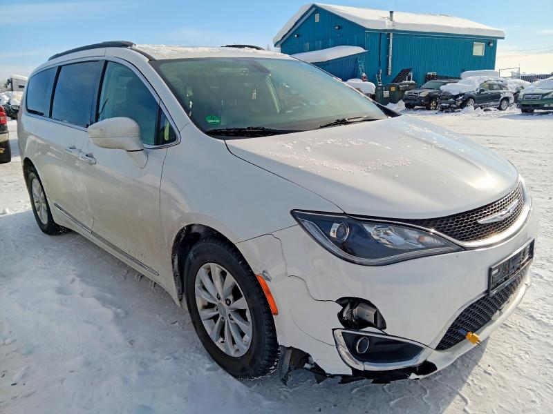 46068286 :رقم المزاد ، 2C4RC1BG3HR642308 vin ، 2017 Chrysler Pacifica مزاد بيع