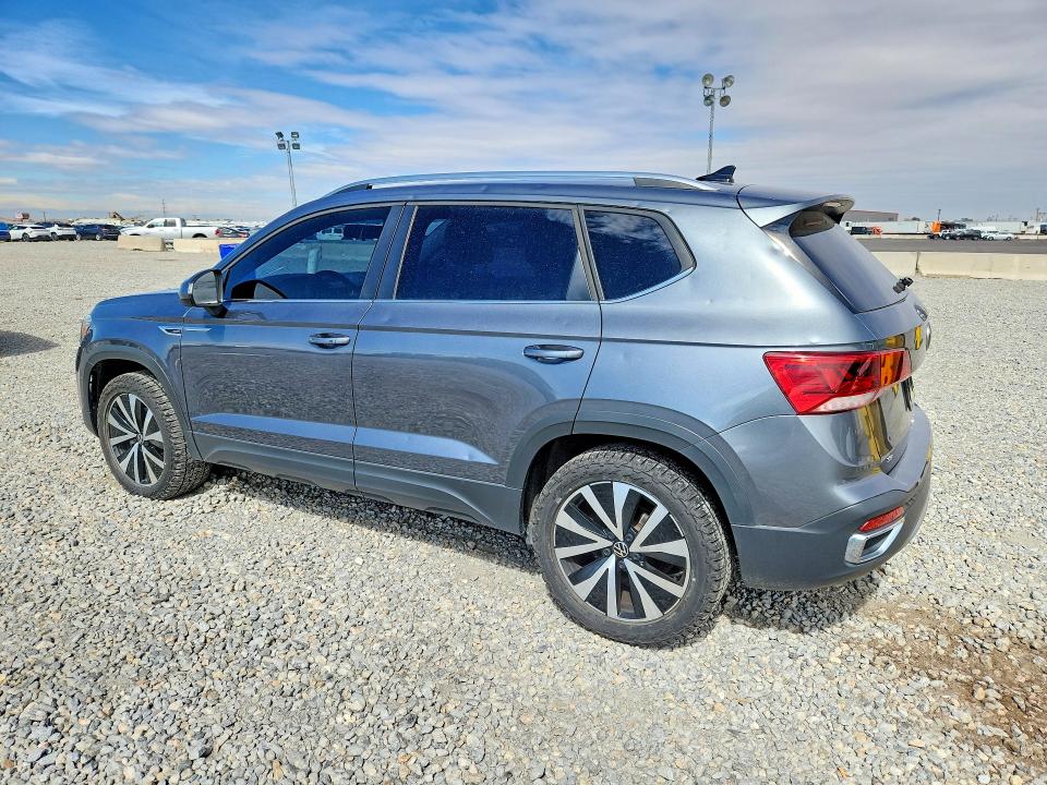 46023856 :رقم المزاد ، 3VVWX7B29NM038023 vin ، 2022 Volkswagen Taos مزاد بيع
