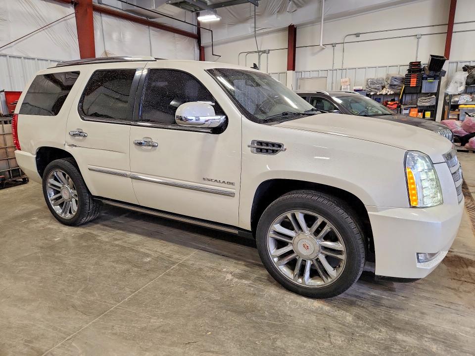 2014 Cadillac Escalade მანქანა იყიდება აუქციონზე, vin: 1GYS4DEF7ER218550, აუქციონის ნომერი: 47518496