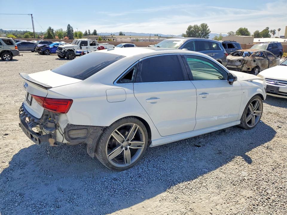 47832536 :رقم المزاد ، WAUGUGFF3H1046013 vin ، 2017 Audi A3 مزاد بيع