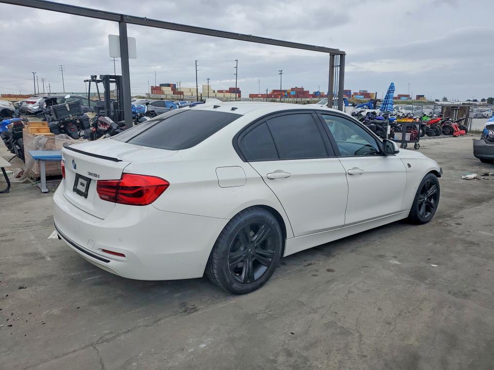 Продаж на аукціоні авто 2016 Bmw 328, vin: WBA8E9G59GNU30470, номер лоту: 47254766