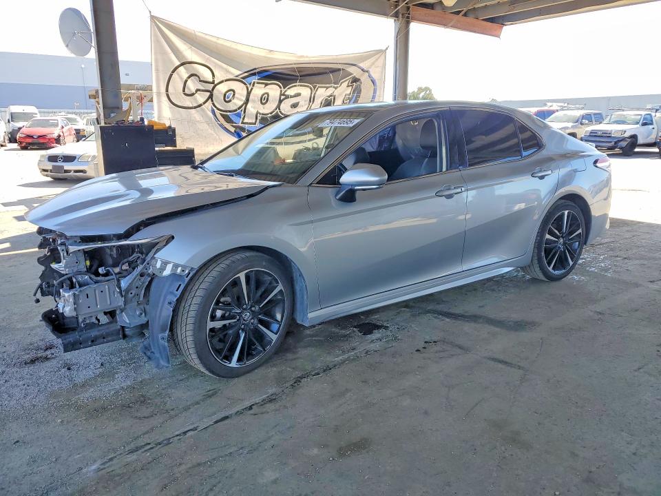 79474695 :رقم المزاد ، 4T1KZ1AK3LU036021 vin ، 2020 Toyota Camry مزاد بيع