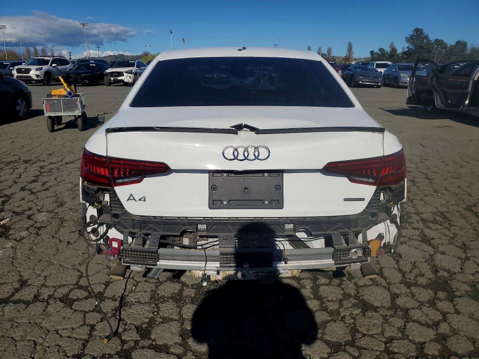 Продаж на аукціоні авто 2019 Audi A4, vin: WAUENAF41KA018119, номер лоту: 79845215