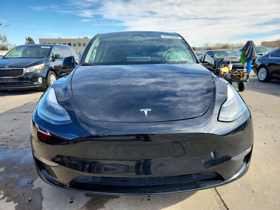 79742285 :رقم المزاد ، 7SAYGDED4RF051939 vin ، 2024 Tesla Model Y مزاد بيع