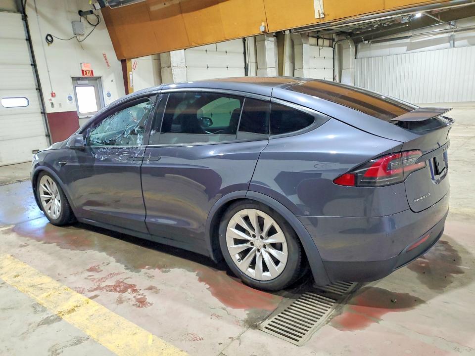 46483666 :رقم المزاد ، 5YJXCBE25HF043595 vin ، 2017 Tesla Model X مزاد بيع