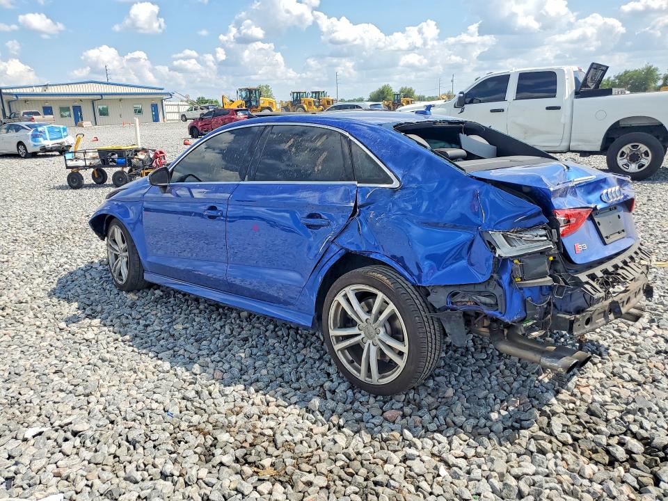47660926 :رقم المزاد ، WAUBFGFF9F1070673 vin ، 2015 Audi S3 مزاد بيع