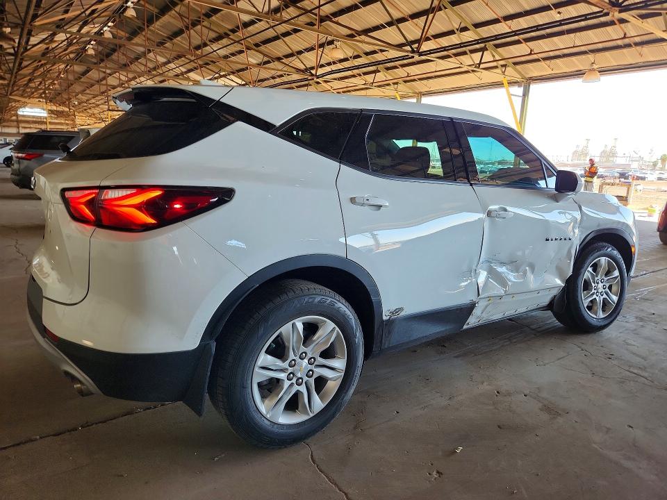 46448476 :رقم المزاد ، 3GNKBBRA8MS585636 vin ، 2021 Chevrolet Blazer مزاد بيع