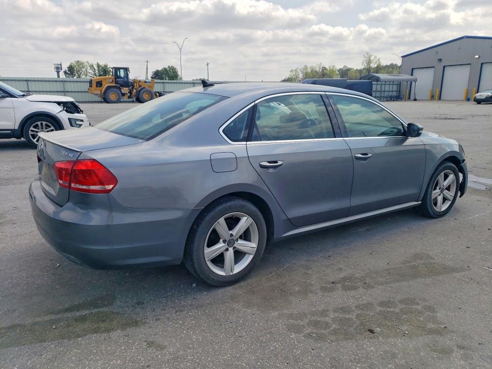 2013 Volkswagen Passat მანქანა იყიდება აუქციონზე, vin: 1VWBN7A37DC028973, აუქციონის ნომერი: 47630286