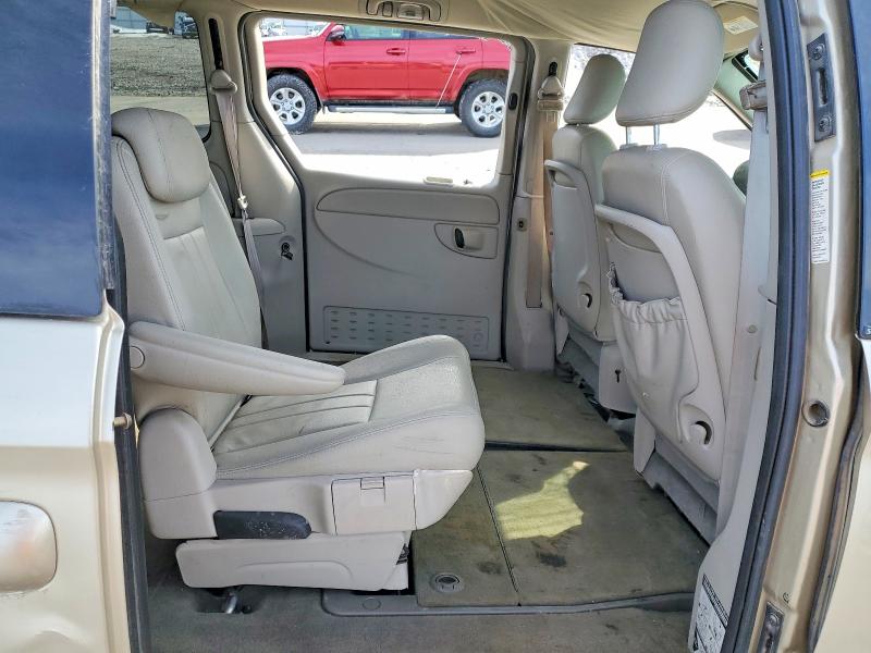 Auction sale of the 2005 Chrysler Town & Cnt, vin: 2C4GP54L75R444498, lot number: 41911556