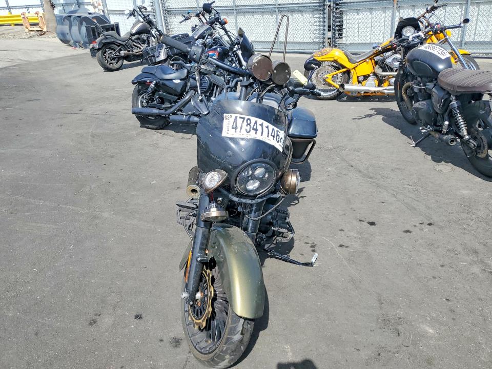 47841146 :رقم المزاد ، 1HD1KVC62HB674418 vin ، 2017 Harley Davidson Flhrxs مزاد بيع