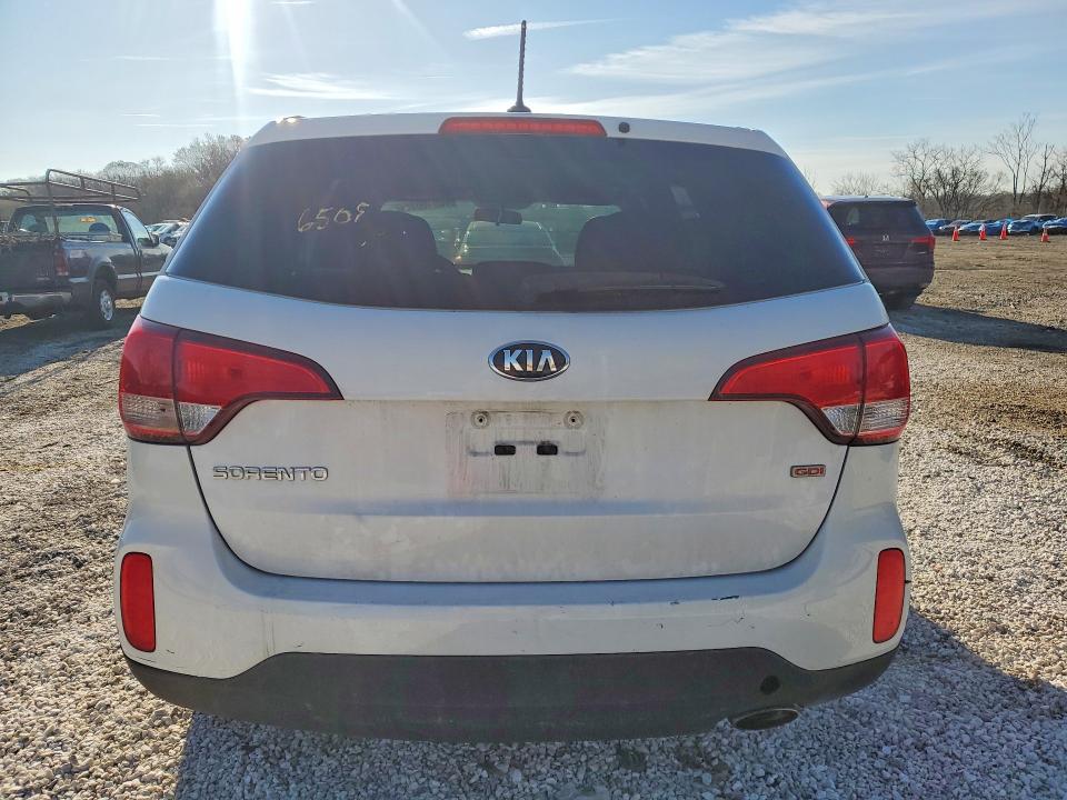 Продажа на аукционе авто 2015 Kia Sorento, vin: 5XYKTCA62FG650889, номер лота: 46915086