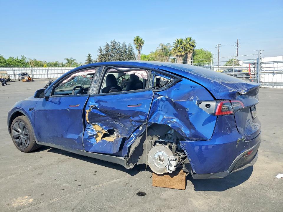45613086 :رقم المزاد ، 7SAYGAEE7SF284940 vin ، 2025 Tesla Model Y مزاد بيع