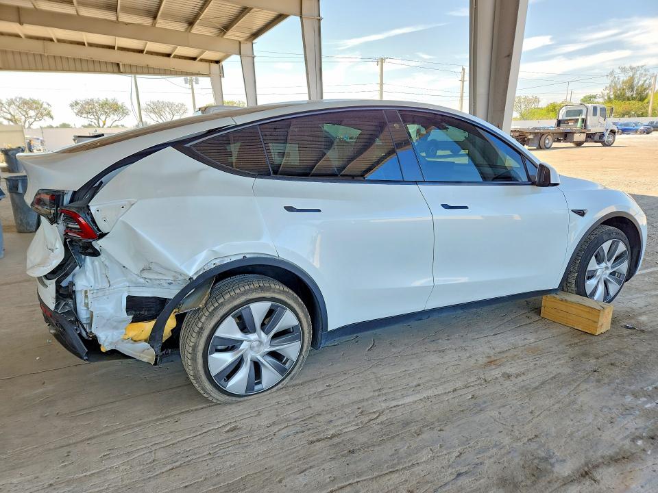 47180826 :رقم المزاد ، 7SAYGDEE4PA037705 vin ، 2023 Tesla Model Y مزاد بيع
