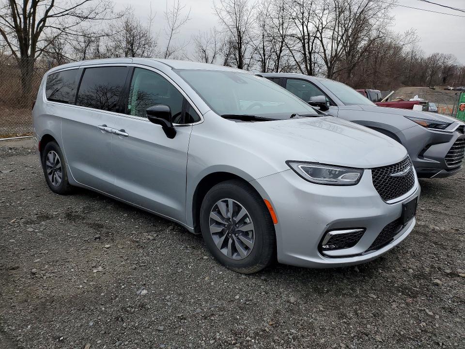 Продажа на аукционе авто 2024 Chrysler Pacifica, vin: 2C4RC1S76RR141544, номер лота: 47039686