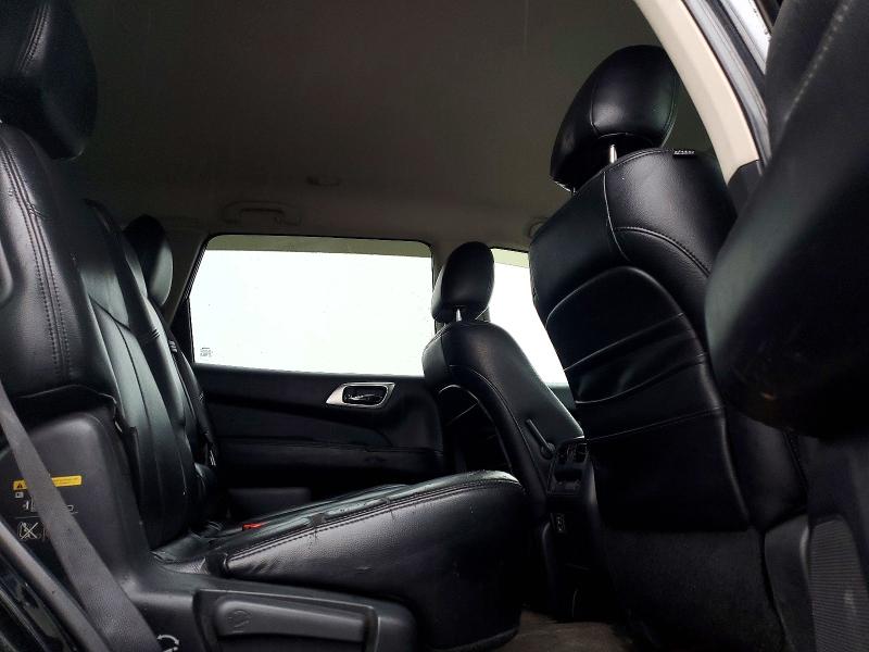 46409526 :رقم المزاد ، 5N1DR2MNXJC667873 vin ، 2018 Nissan Pathfinder مزاد بيع